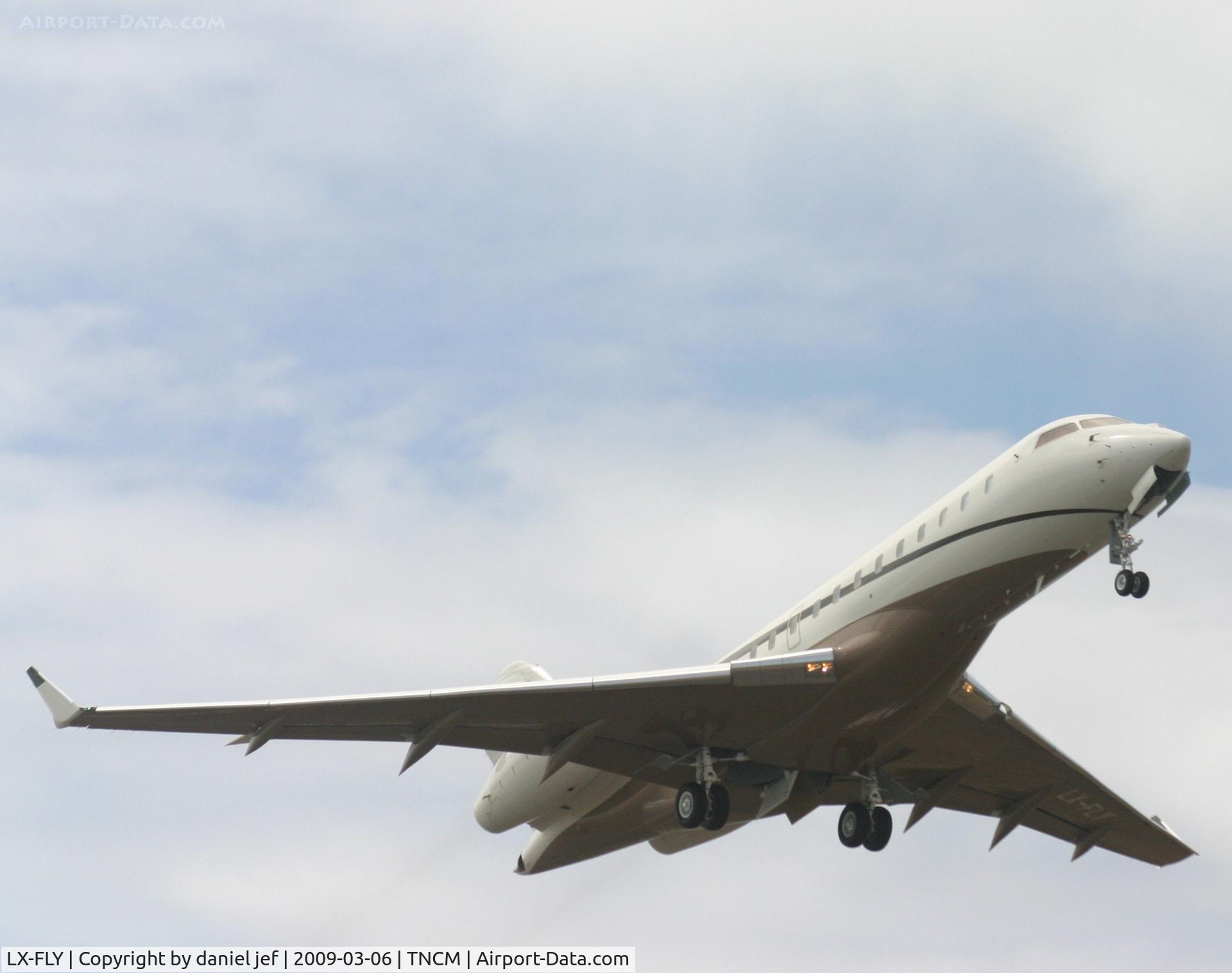 LX-FLY, 2008 Bombardier BD-700-1A10 Global Express C/N 9252, taking off
