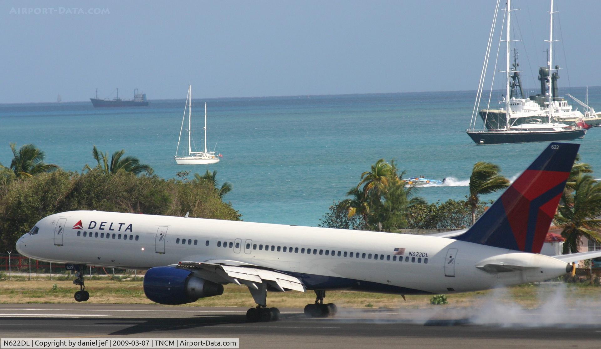 N622DL, 1986 Boeing 757-232(F) C/N 22912, Landing 10