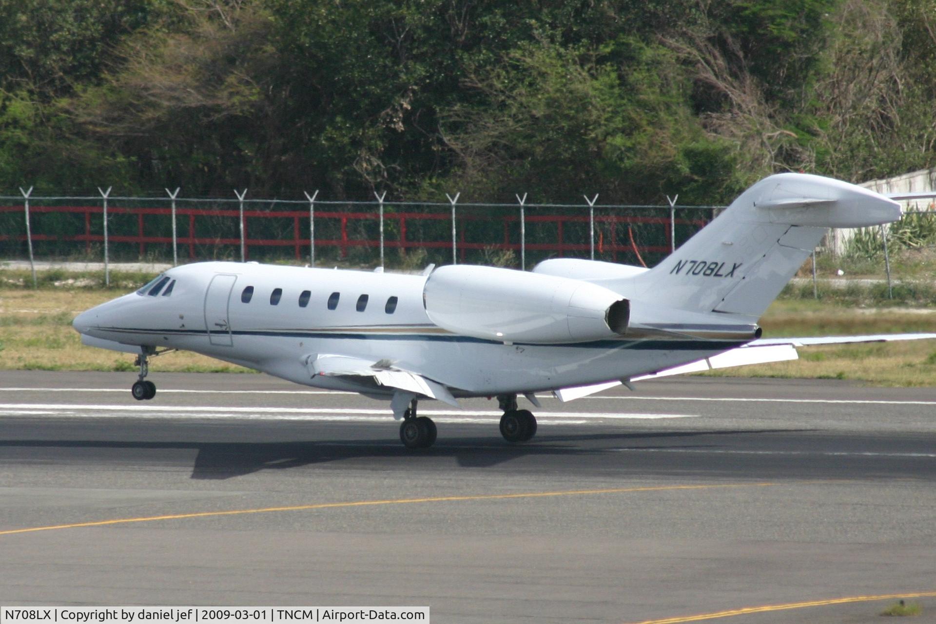 N708LX, 1999 Cessna 750 Citation X C/N 750-0109, Landing 10