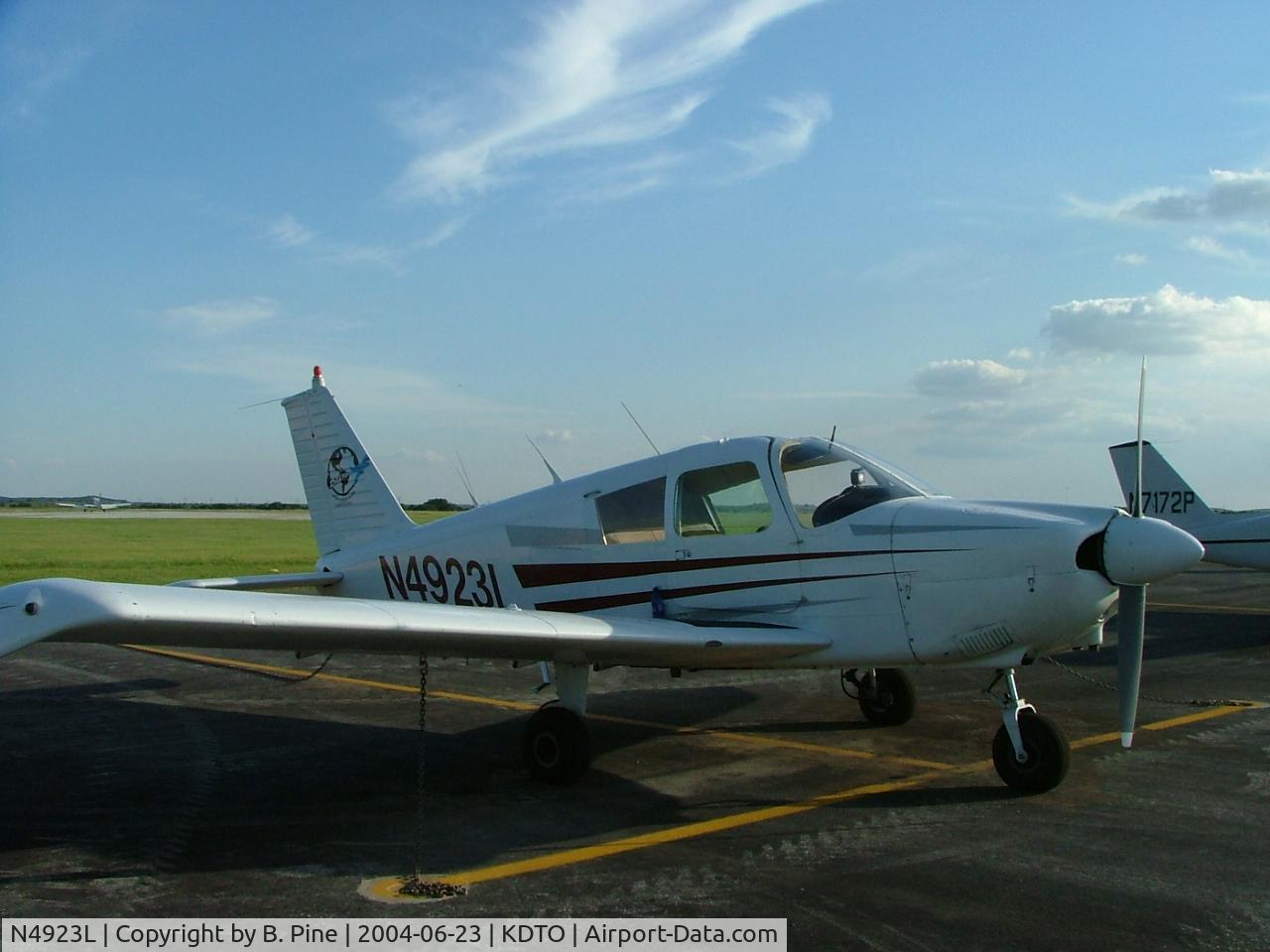 N4923L, 1967 Piper PA-28-180 C/N 28-4289, Piper Archer at Denton, TX.