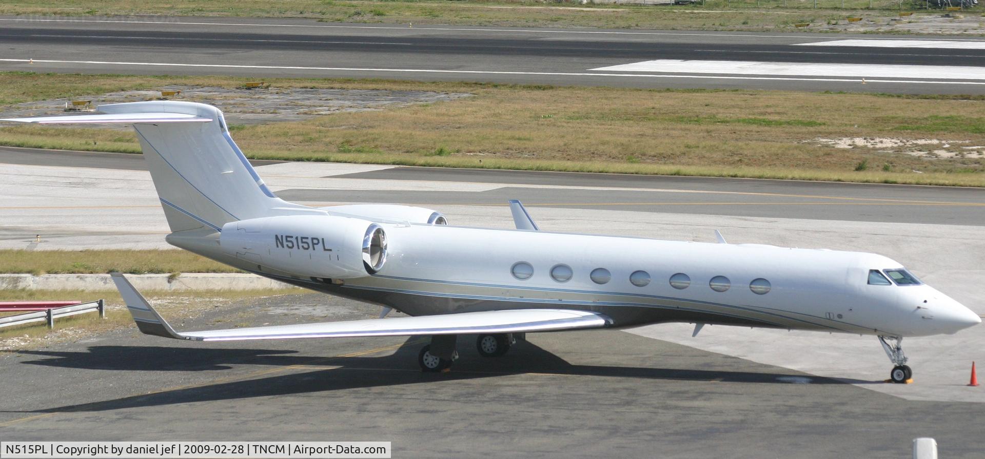 N515PL, 2007 Gulfstream Aerospace GV-SP (G500) C/N 5144, park at the cargo ramp