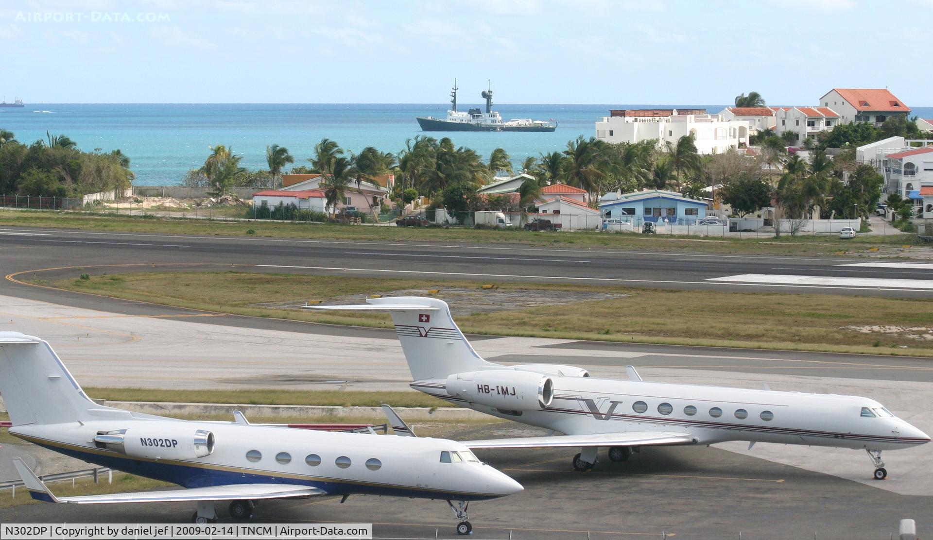 N302DP, 1979 Gulfstream Aerospace G-IIB C/N 237, park at the cargo ramp