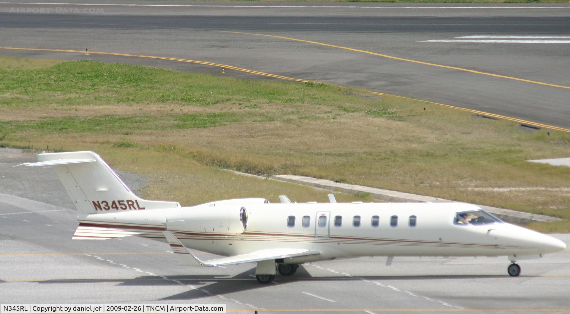 N345RL, 2001 Learjet 45 C/N 180, taxing runway 10