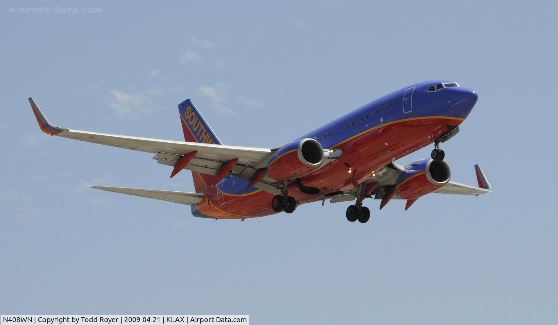 N408WN, 2001 Boeing 737-7H4 C/N 27895, Landing 24R at LAX