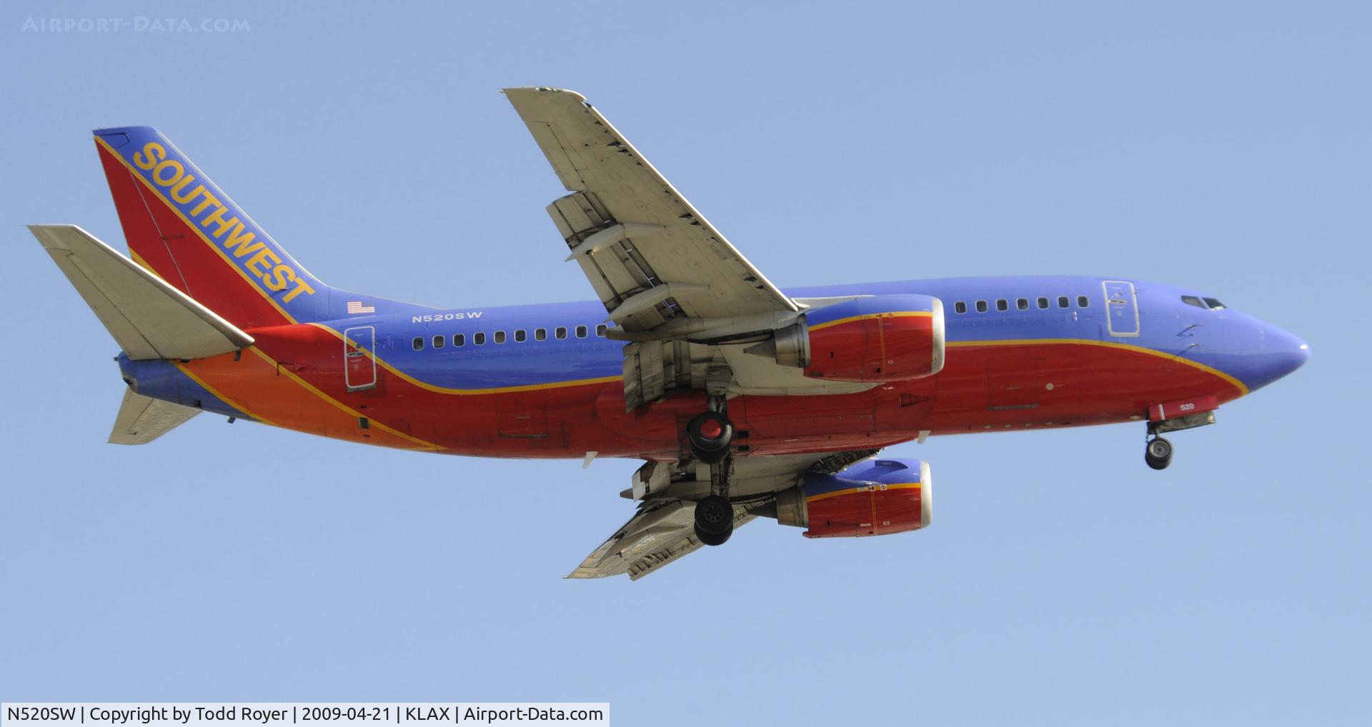 N520SW, 1991 Boeing 737-5H4 C/N 25319, Landing 24R at LAX