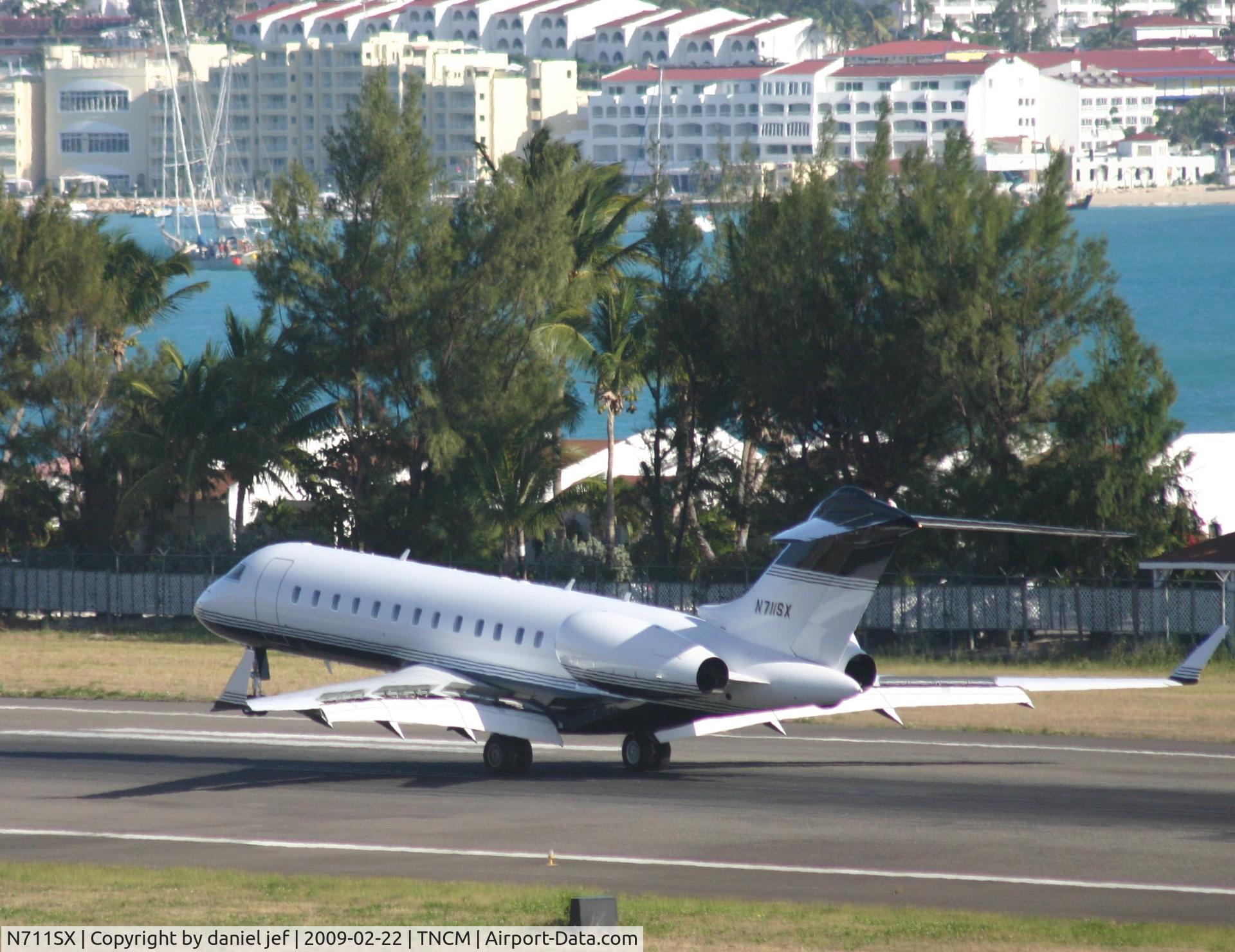 N711SX, 2003 Bombardier BD-700-1A10 Global Express C/N 9125, Landing 10