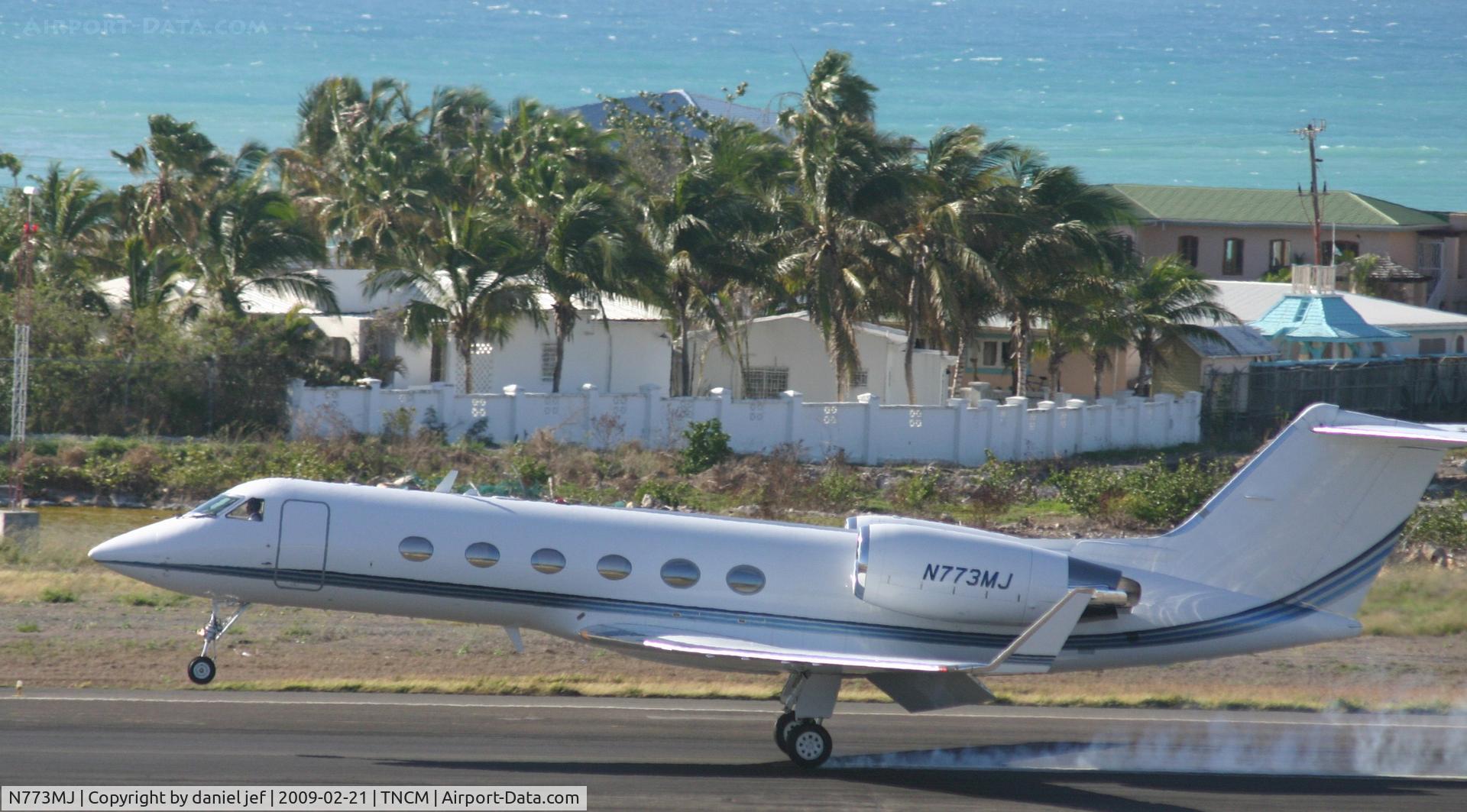 N773MJ, 1993 Gulfstream Aerospace G-IV C/N 1225, Landing 10