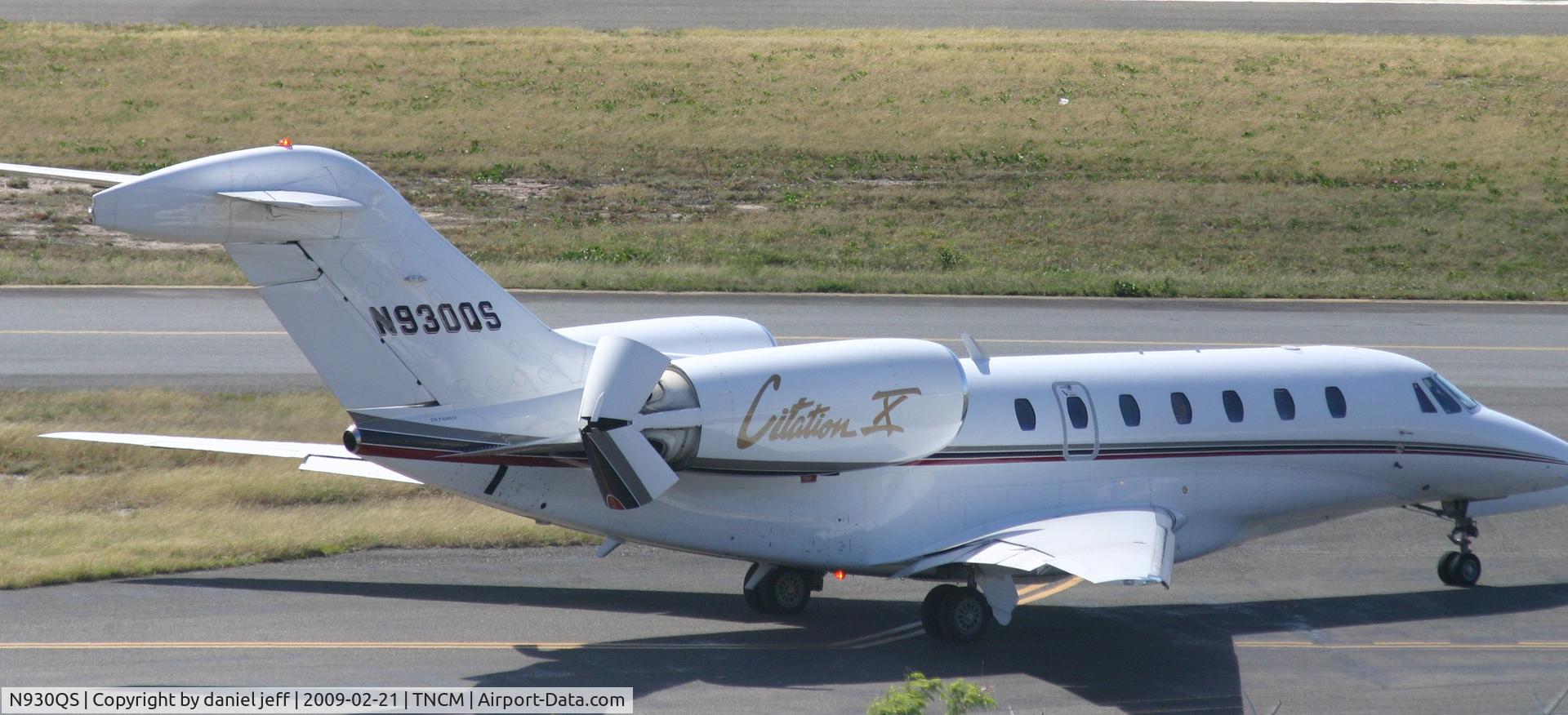 N930QS, 2000 Cessna 750 Citation X C/N 750-0130, taxing runway 10