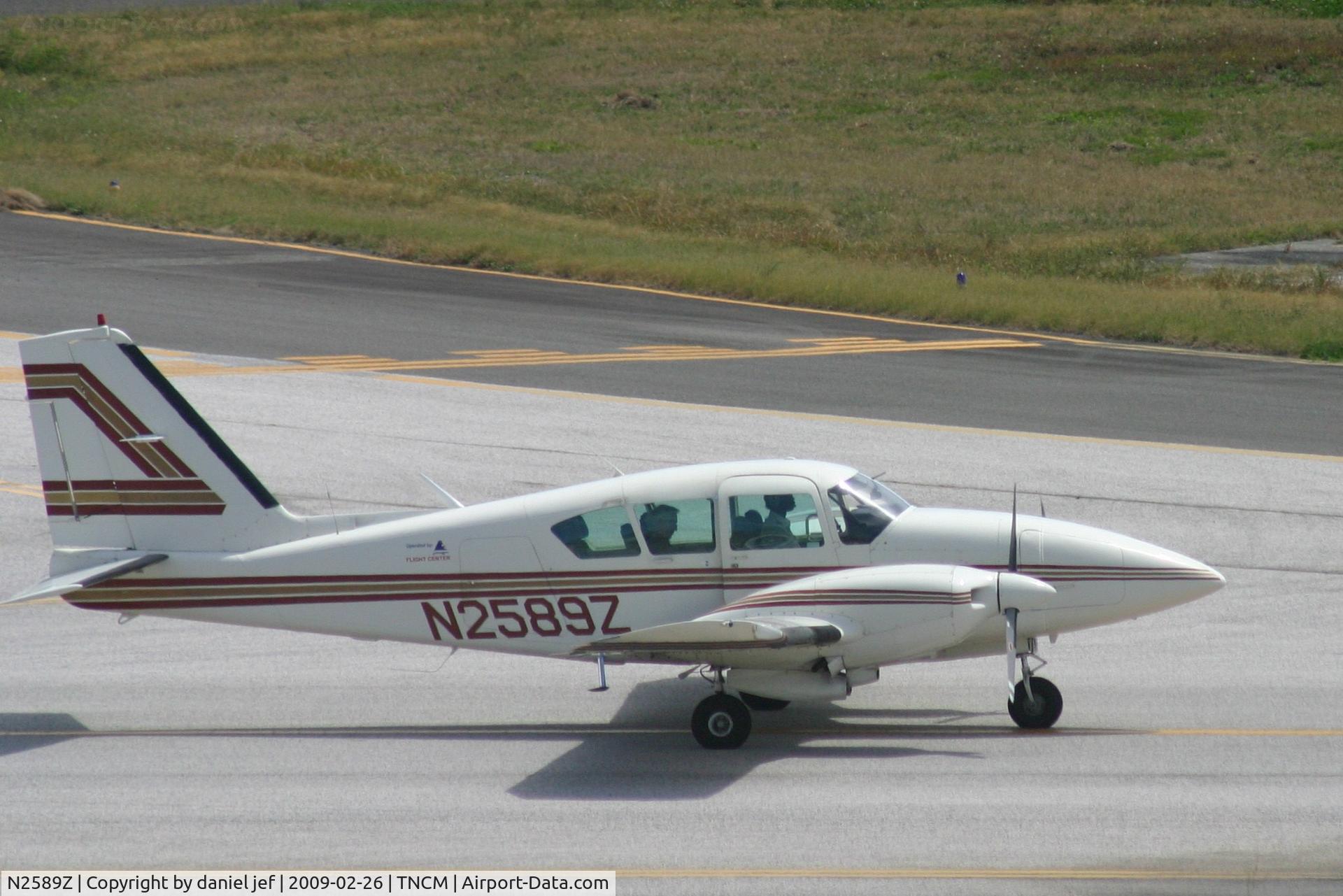 N2589Z, 1980 Piper PA-23-250 Aztec C/N 27-8154006, taxing runway 10. boy it's hot up in here!!!!!!