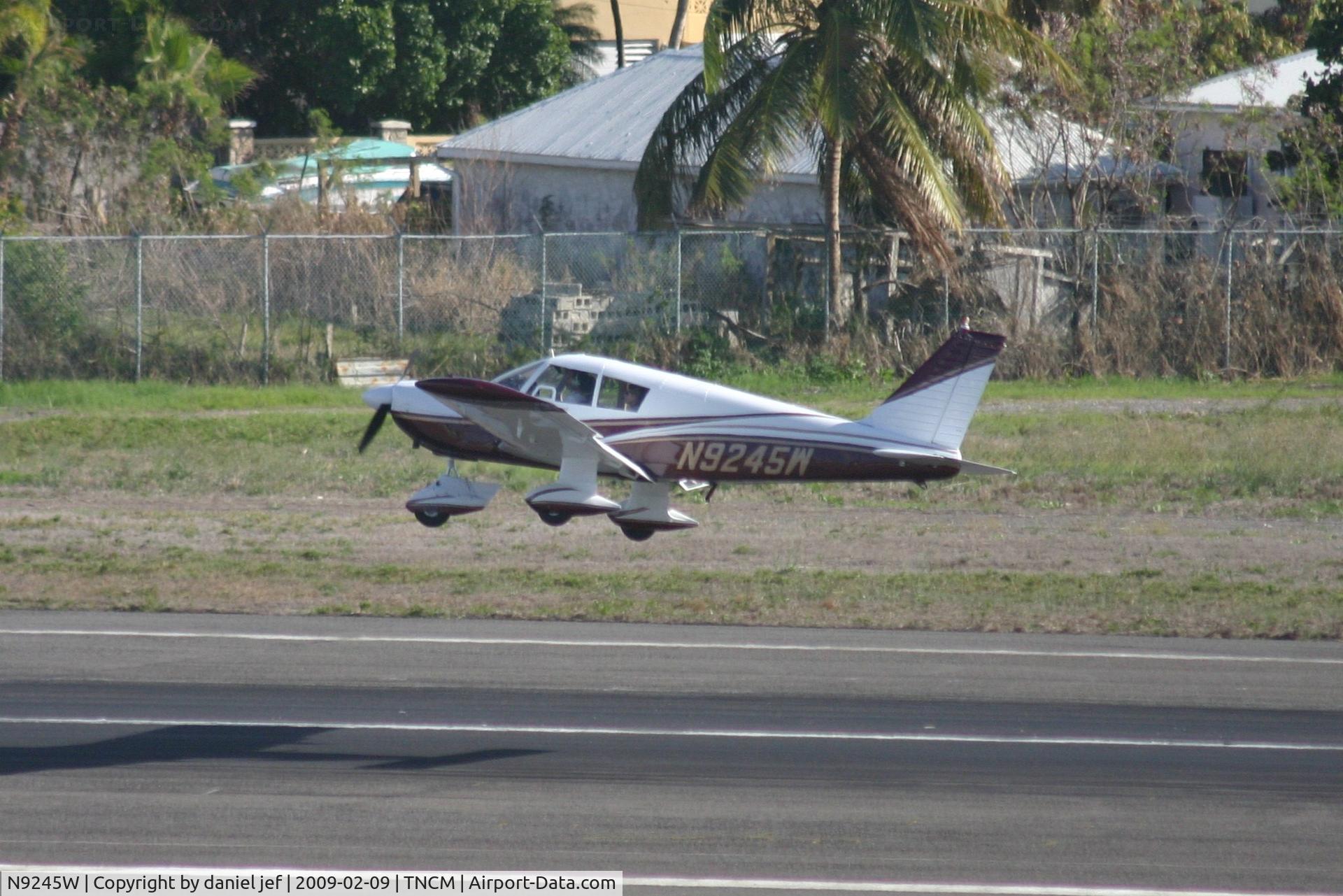 N9245W, 1967 Piper PA-28-235 Cherokee C/N 28-10915, Landing 10
