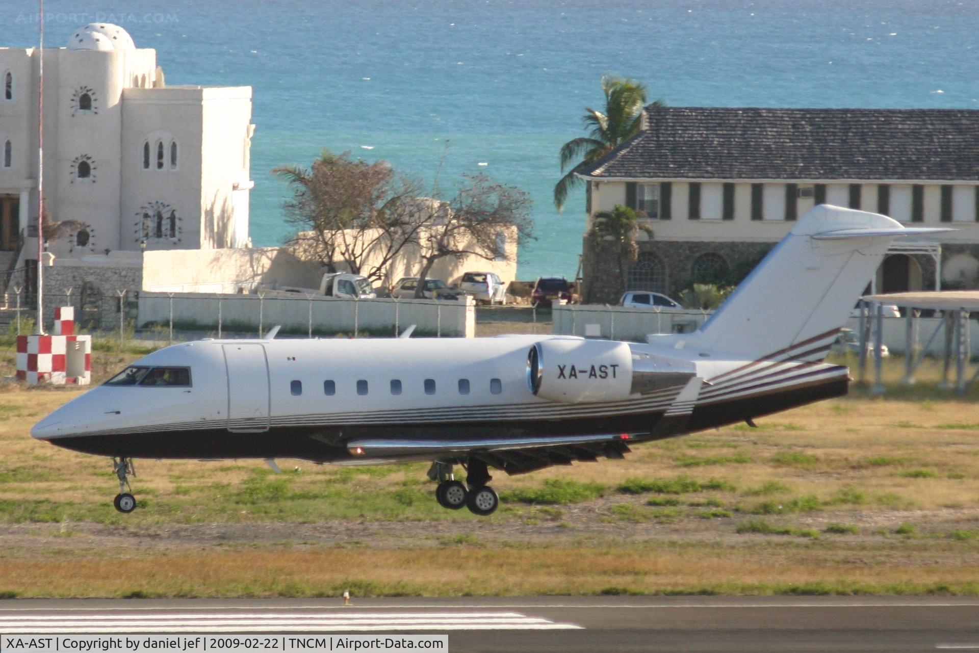 XA-AST, 1997 Bombardier Challenger 604 (CL-600-2B16) C/N 5357, Landing 10