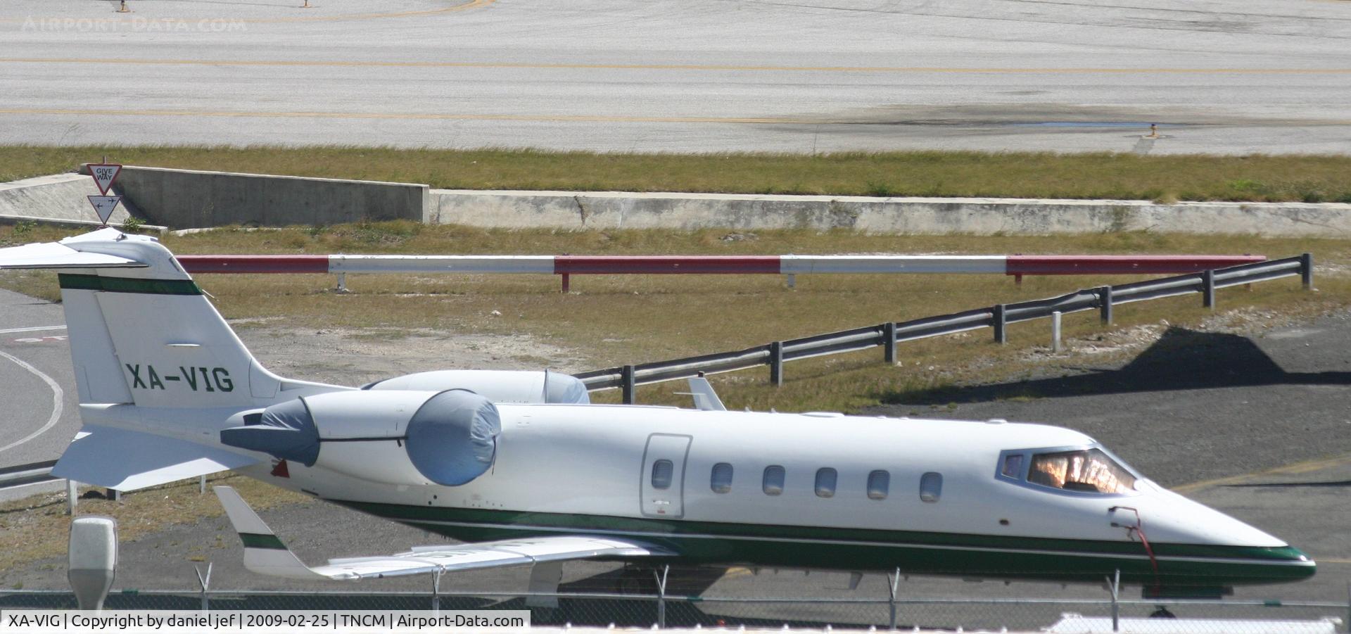 XA-VIG, Learjet 60 C/N 60-116, park at the cargo ramp