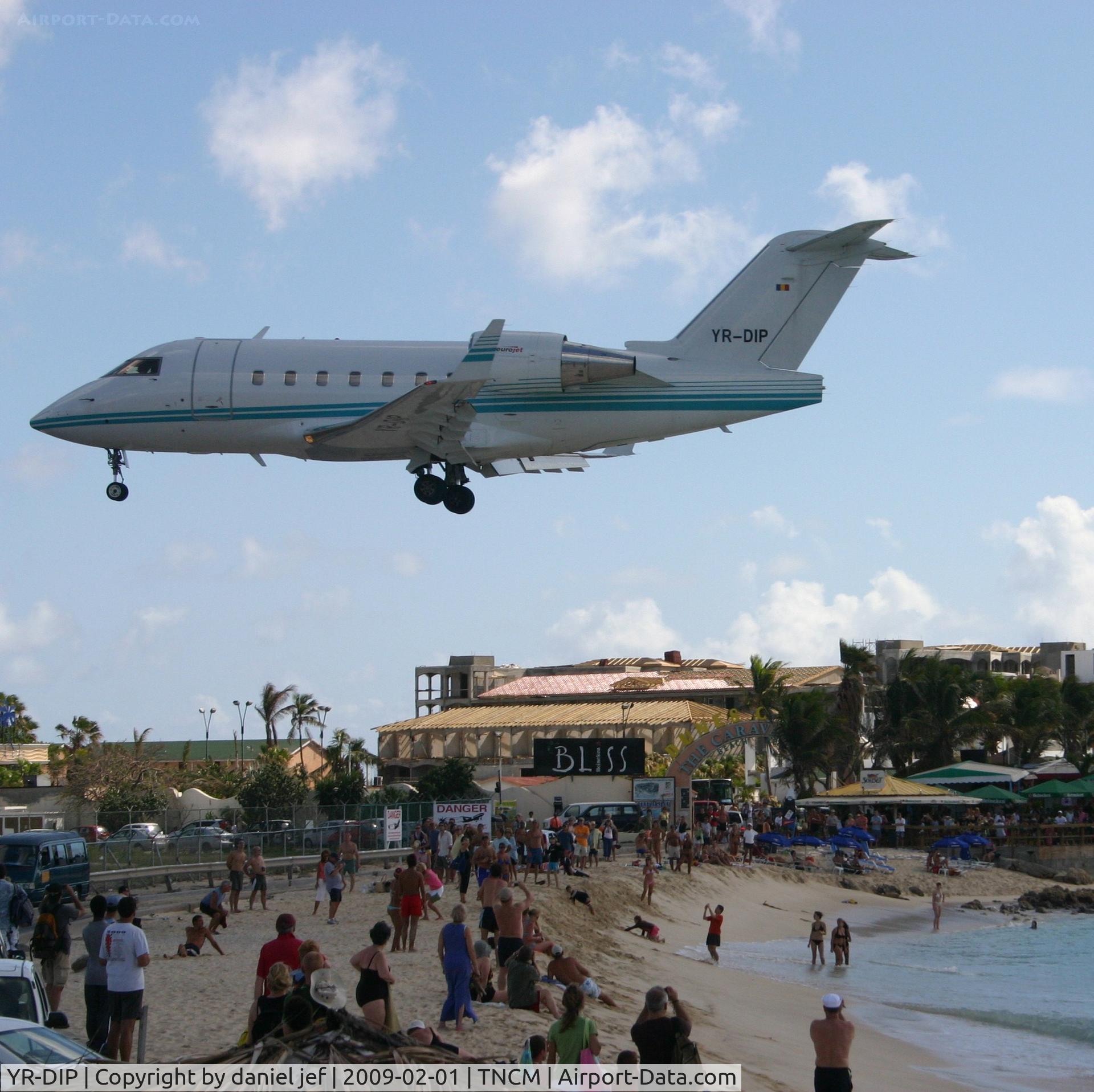 YR-DIP, 2000 Bombardier Challenger 604 (CL-600-2B16) C/N 5475, Landing 10
