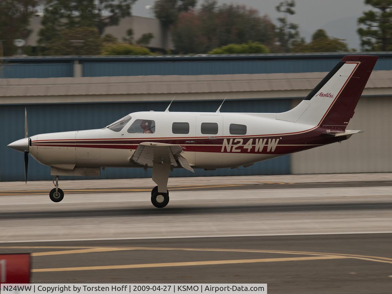 N24WW, 1985 Piper PA-46-310P Malibu C/N 46-8508071, N24WW arriving on RWY 21