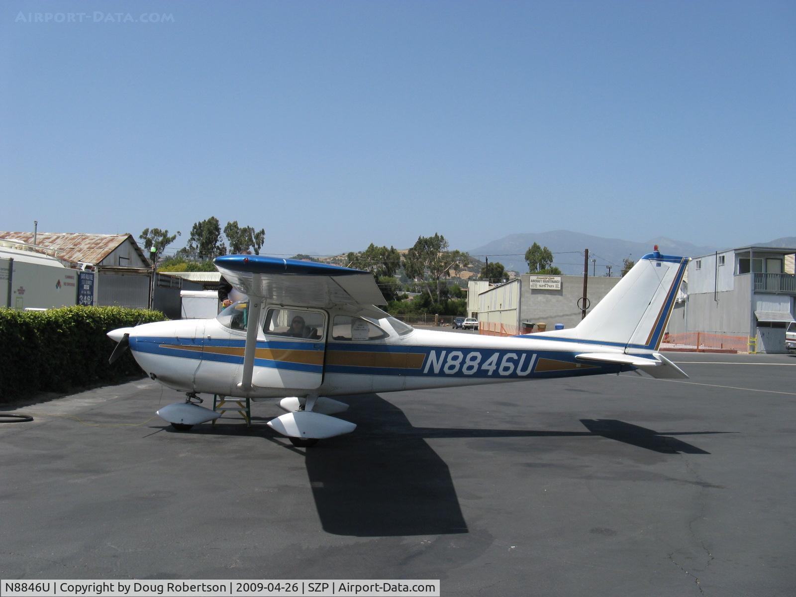 N8846U, 1965 Cessna 172F C/N 17252758, 1965 Cessna 172F, Continental O-300 145 Hp, refueling