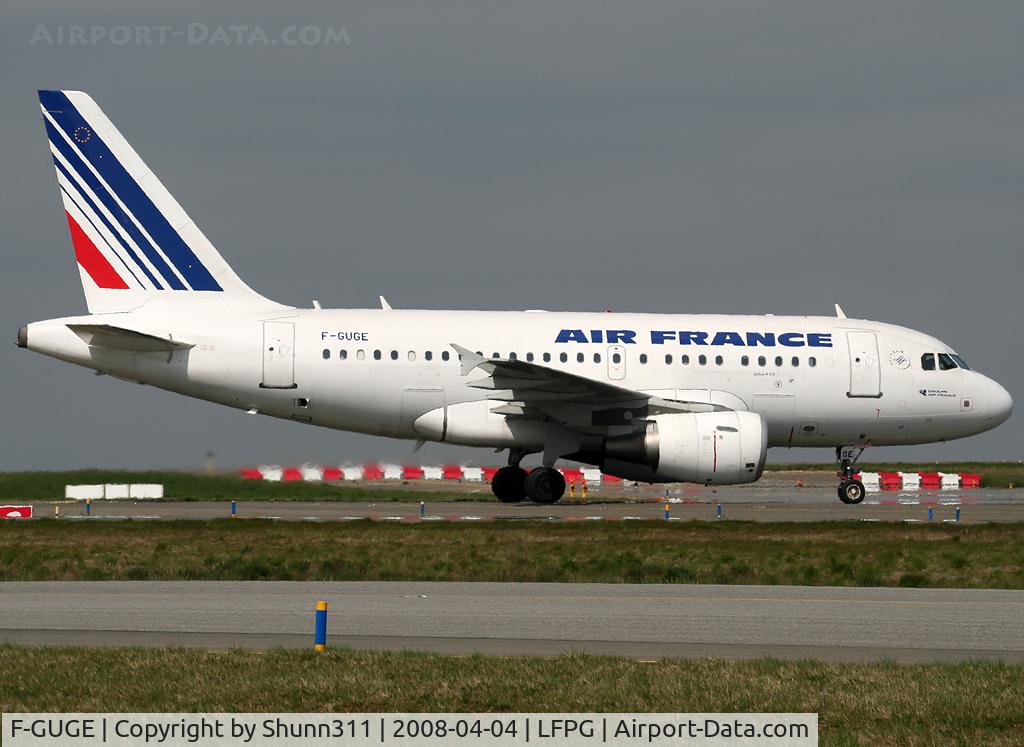 F-GUGE, 2003 Airbus A318-111 C/N 2100, Taxiing to his gate...