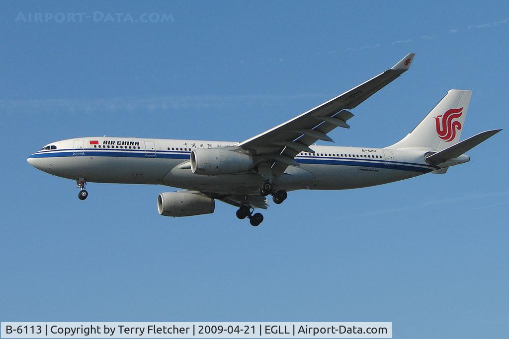 B-6113, 2007 Airbus A330-243 C/N 890, Air China A330 on approach to London Heathrow