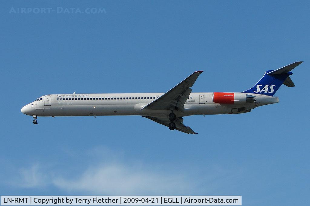 LN-RMT, 1991 McDonnell Douglas MD-82 (DC-9-82) C/N 53001, SAS MD-81 on approach to London Heathrow