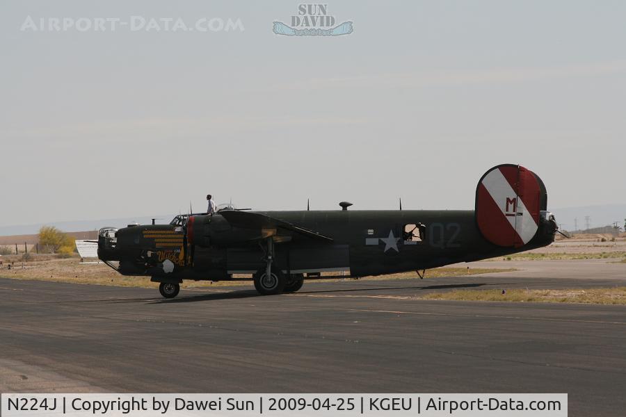 N224J, 1944 Consolidated B-24J-85-CF Liberator C/N 1347 (44-44052), taxi to the ramp