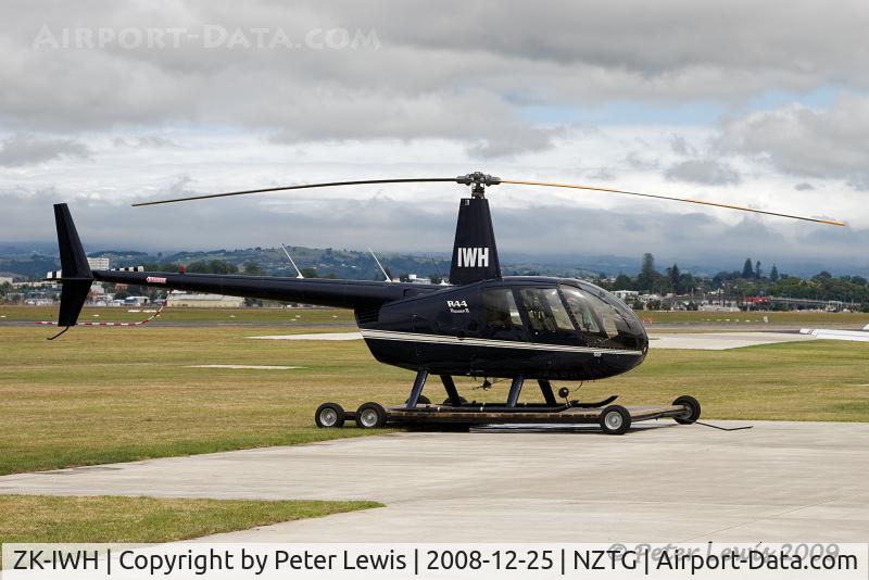 ZK-IWH, Robinson R44 II C/N 10342, R A Finlayson, Tauranga