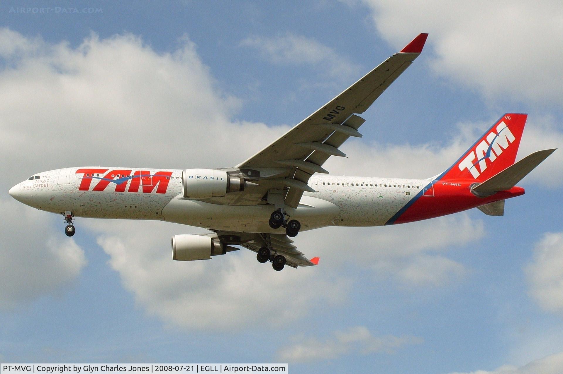 PT-MVG, 2002 Airbus A330-203 C/N 472, On finals to runway 27L bearing signatures of thousands of TAM employees. Test registration was F-WWKQ.