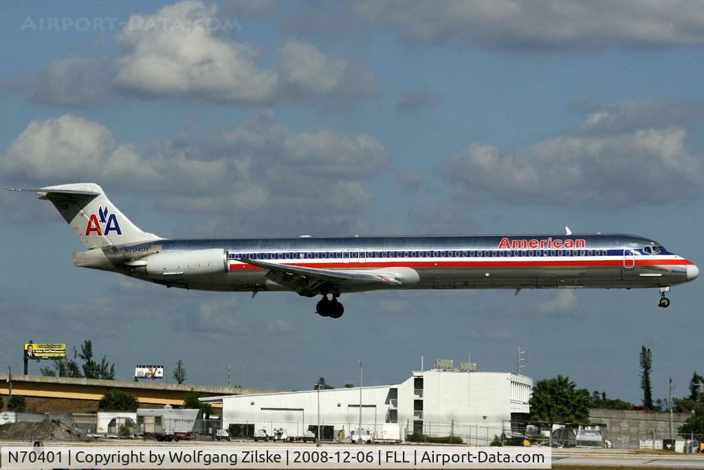 N70401, 1985 McDonnell Douglas MD-82 (DC-9-82) C/N 49312, visitor