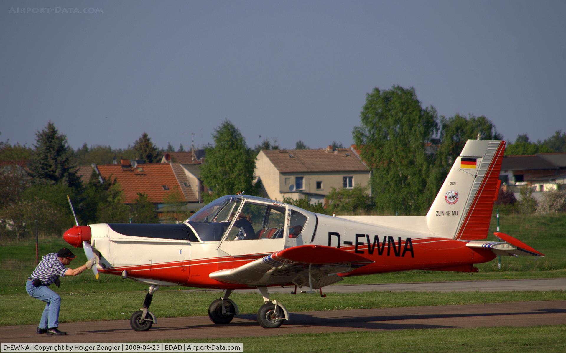D-EWNA, Zlin Z-42MU C/N 0058, A pretty ZLIN 42 MU gets prepared for a friday afternoon ride