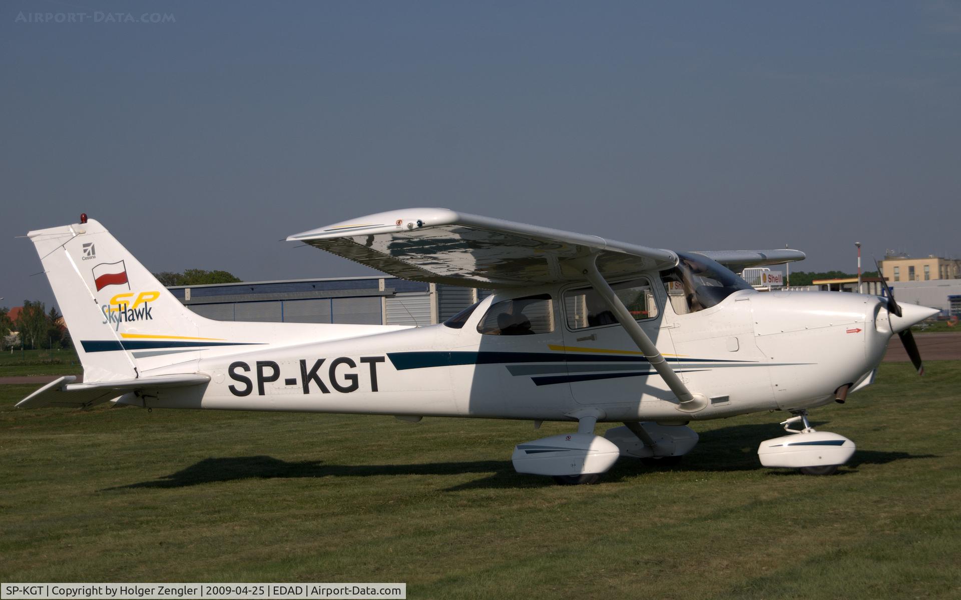 SP-KGT, Cessna 172S C/N 172S8811, A visitor from Poland at Dessau airfield