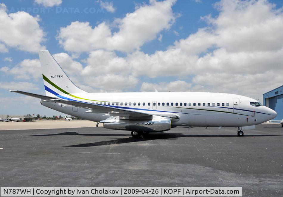 N787WH, 1981 Boeing 737-2V6 C/N 22431, New paint scheme for this classic airplane. may be new owner too?