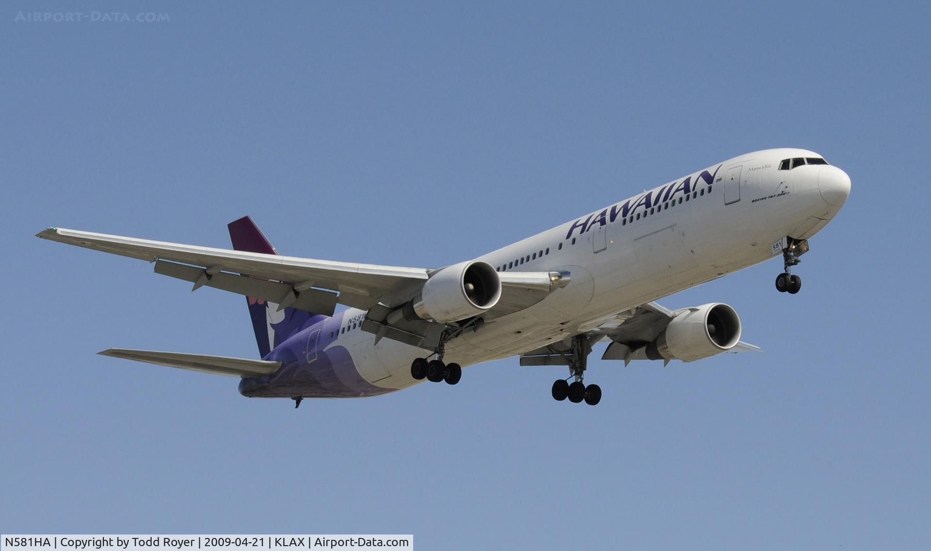 N581HA, 2001 Boeing 767-33A C/N 28141, Landing 24R at LAX