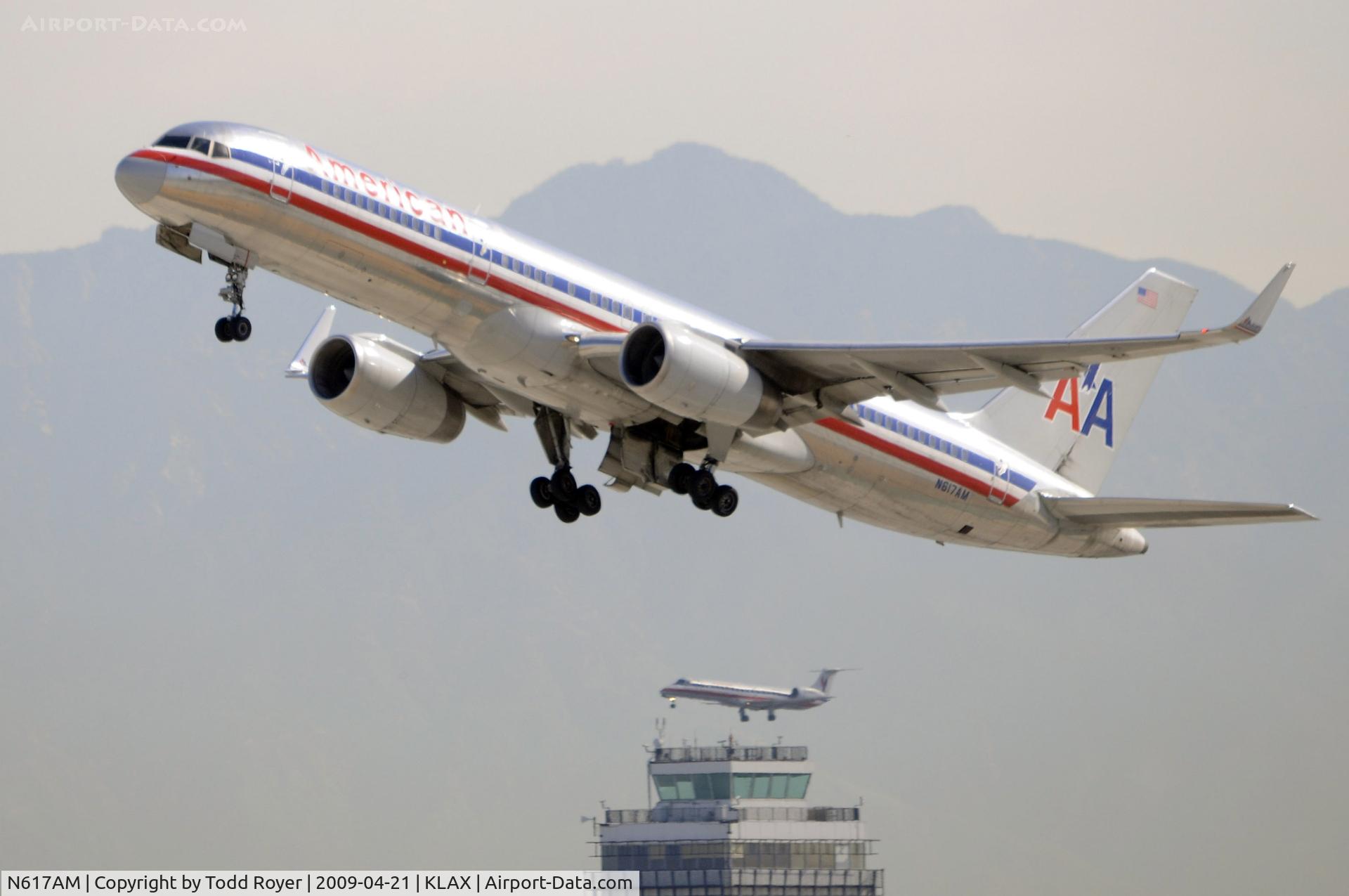 N617AM, 1989 Boeing 757-223 C/N 24525, Departing LAX on 25R