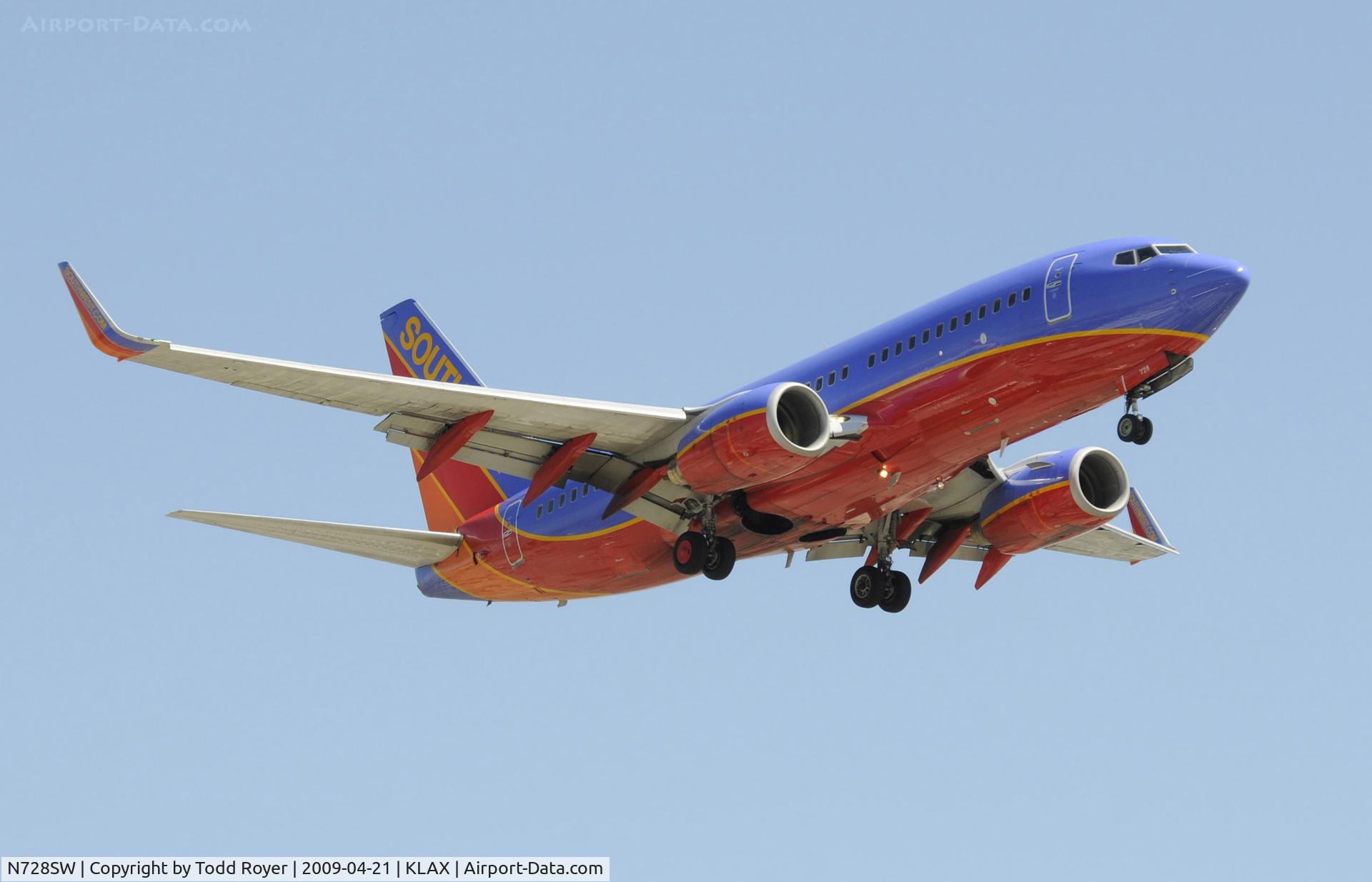 N728SW, 1999 Boeing 737-7H4 C/N 27860, Landing 24R at LAX