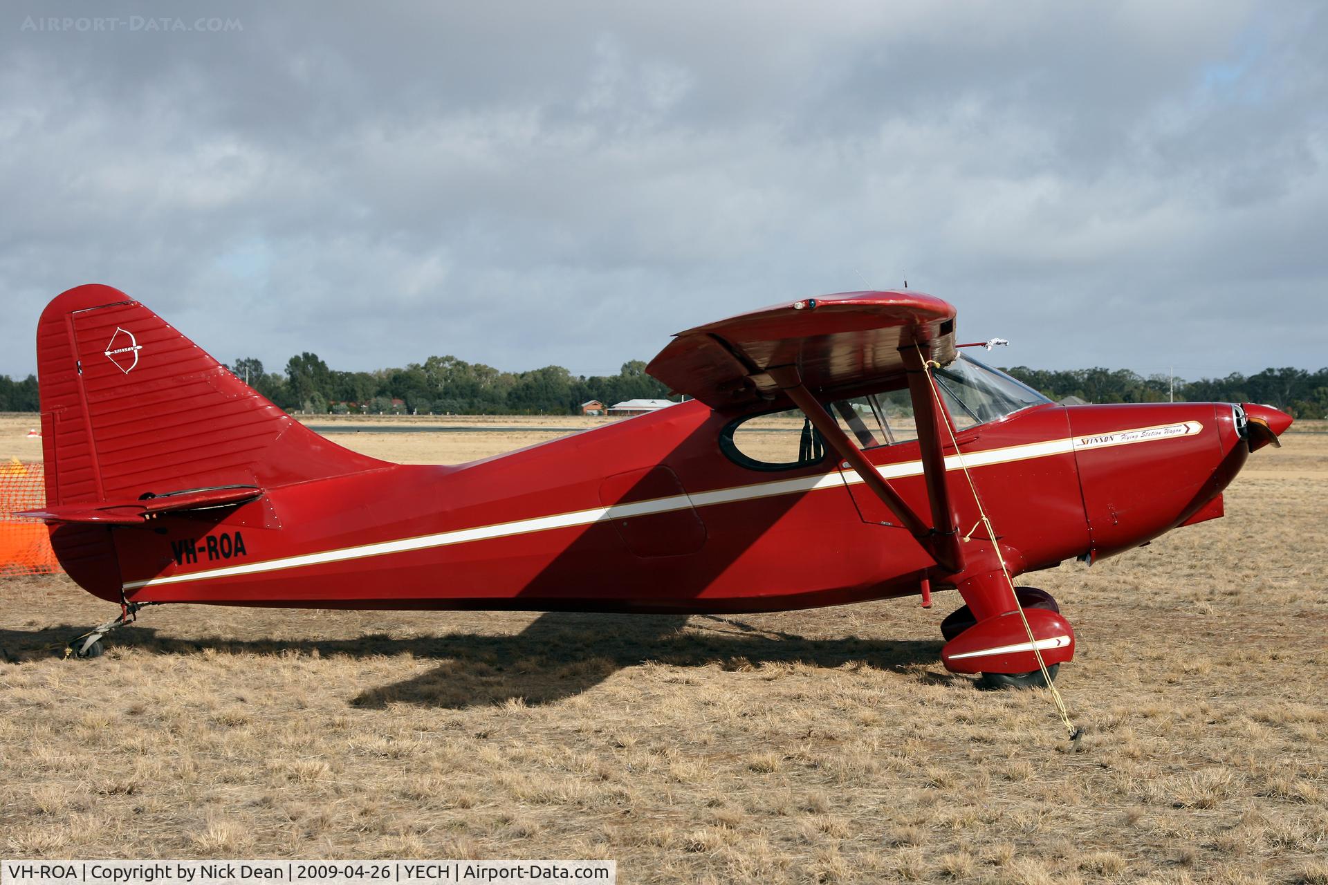VH-ROA, 1949 Stinson 108-3 Voyager C/N 108-5215, YECH