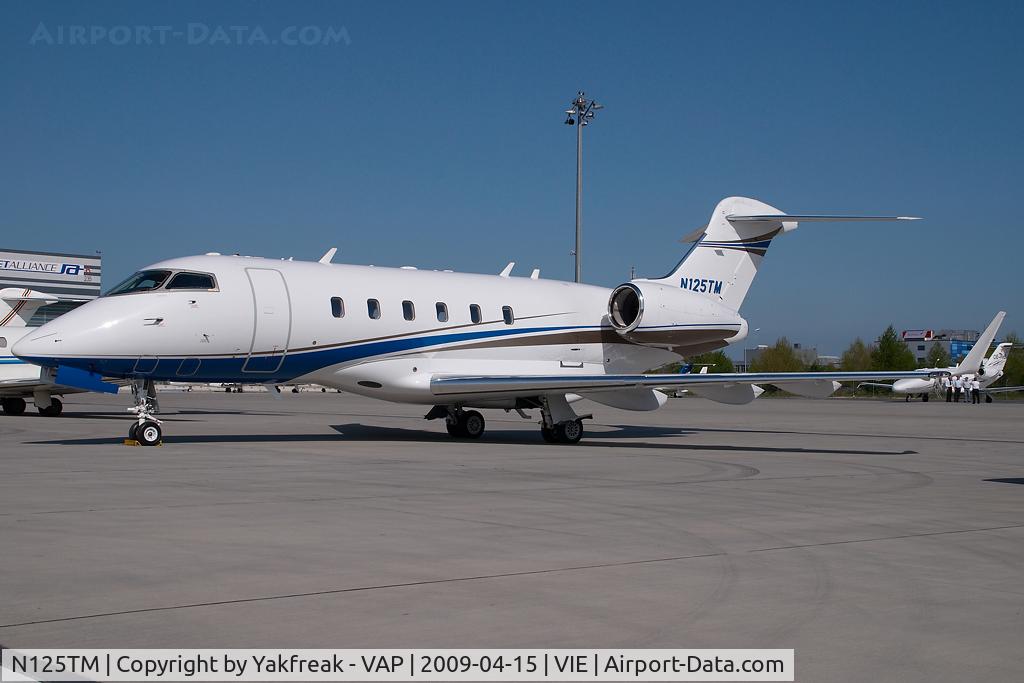 N125TM, 2006 Bombardier Challenger 300 (BD-100-1A10) C/N 20104, BD100 Challenger 300