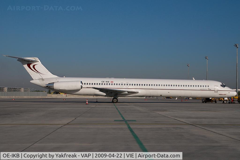 OE-IKB, 1986 McDonnell Douglas MD-83 (DC-9-83) C/N 49448, Mapjets MD80