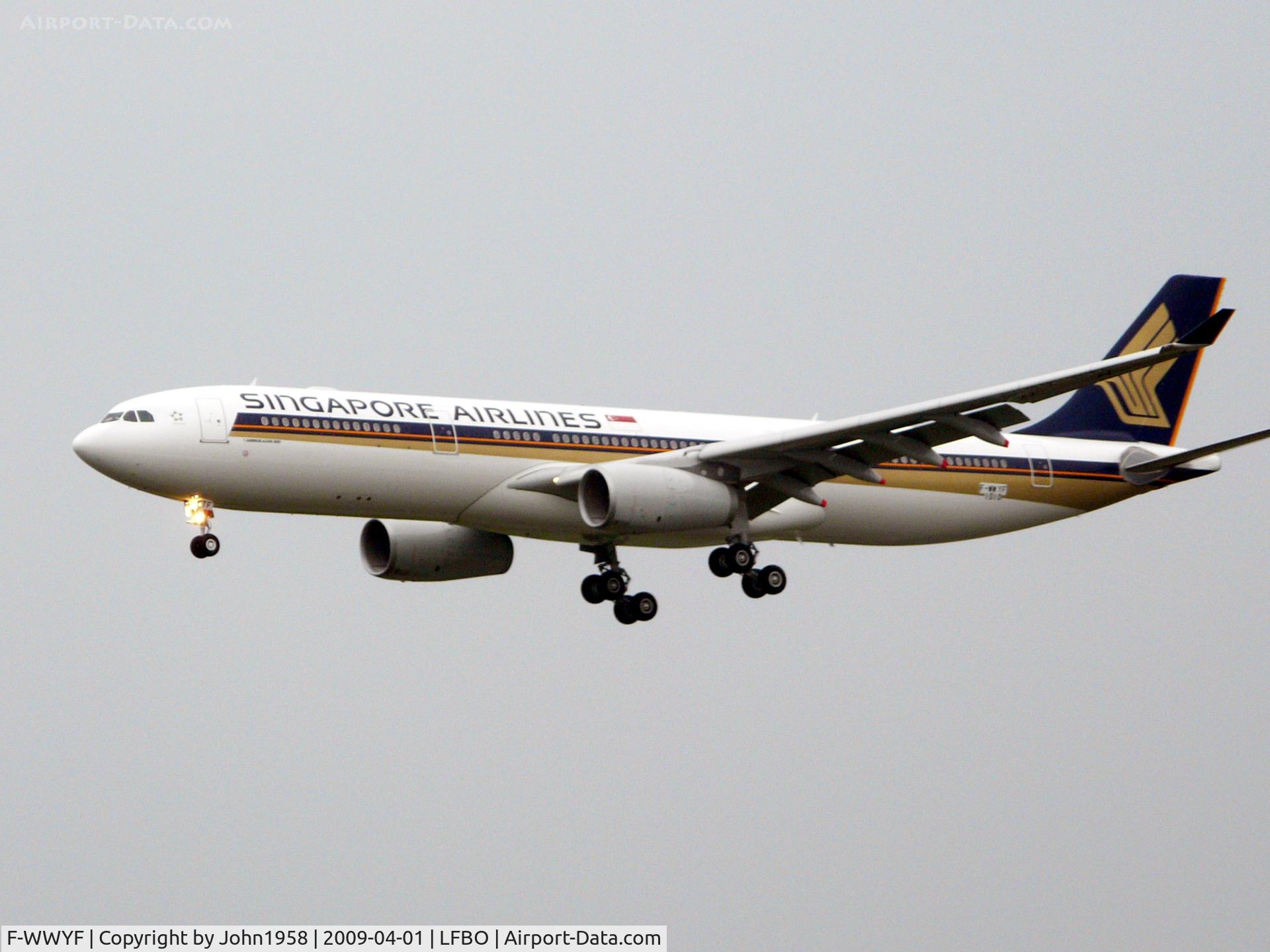 F-WWYF, 2009 Airbus A330-343E C/N 1010, A330 msn 1010, to become 9V-STF, about to land at TLS
