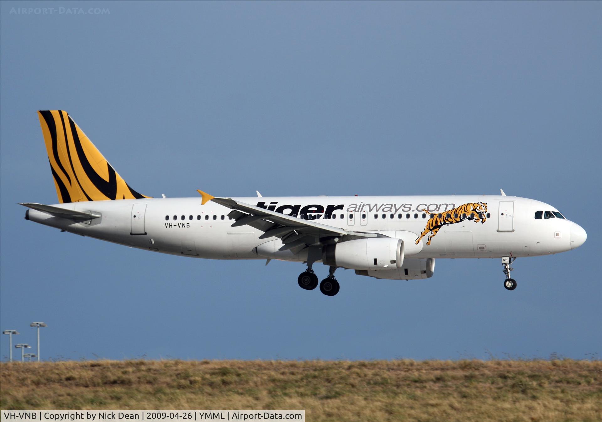 VH-VNB, 2006 Airbus A320-232 C/N 2906, YMML