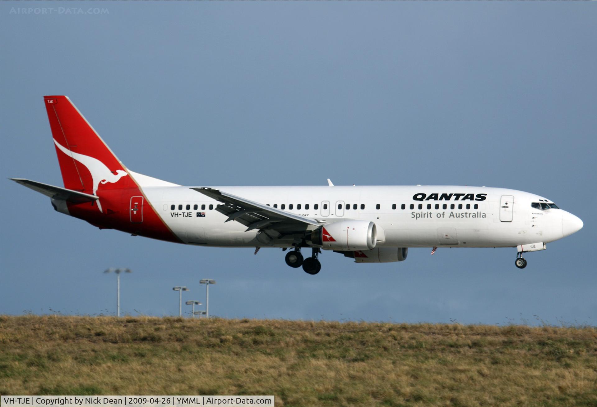 VH-TJE, 1990 Boeing 737-476 C/N 24430, YMML