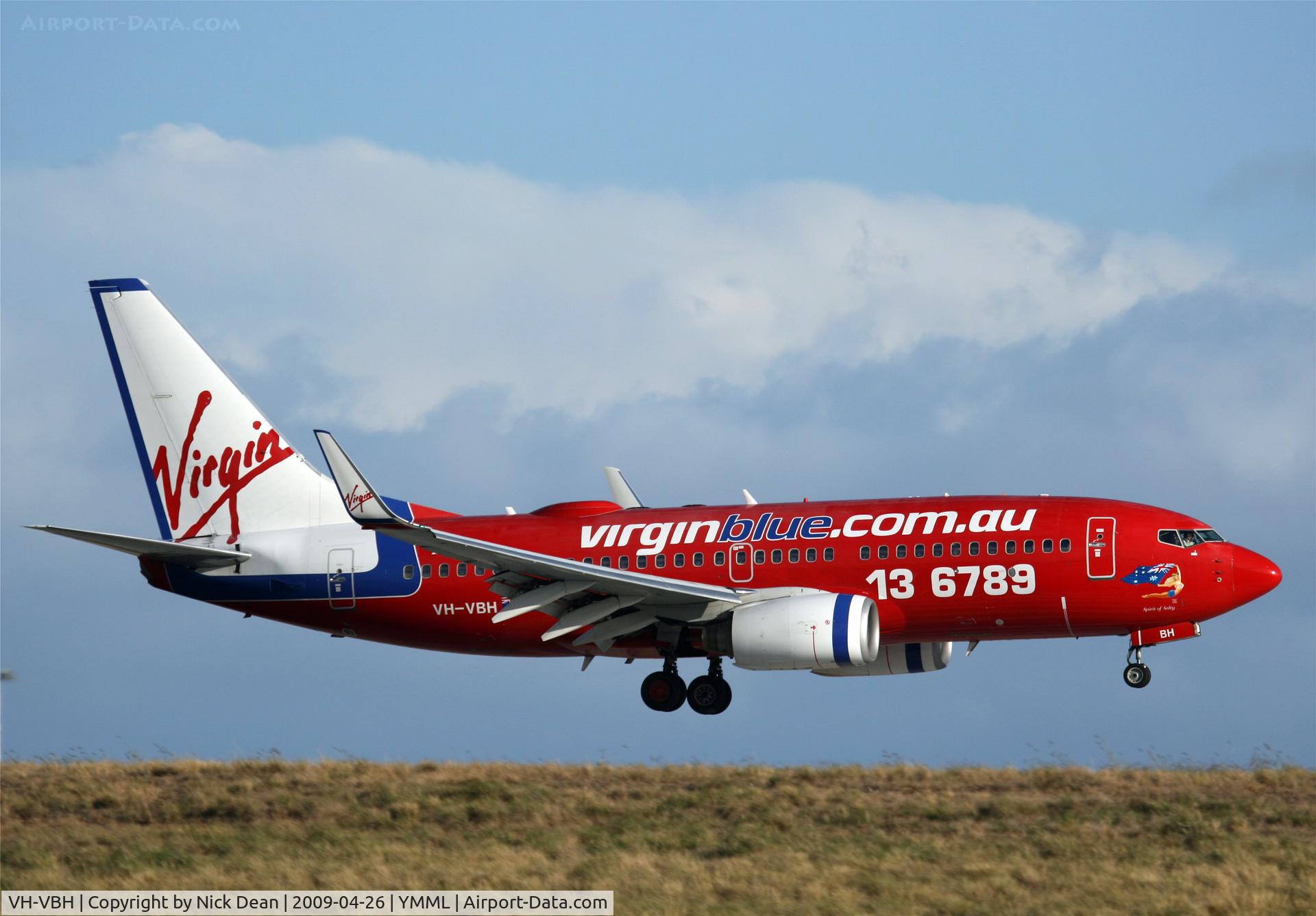 VH-VBH, 2002 Boeing 737-7Q8 C/N 30641, YMML