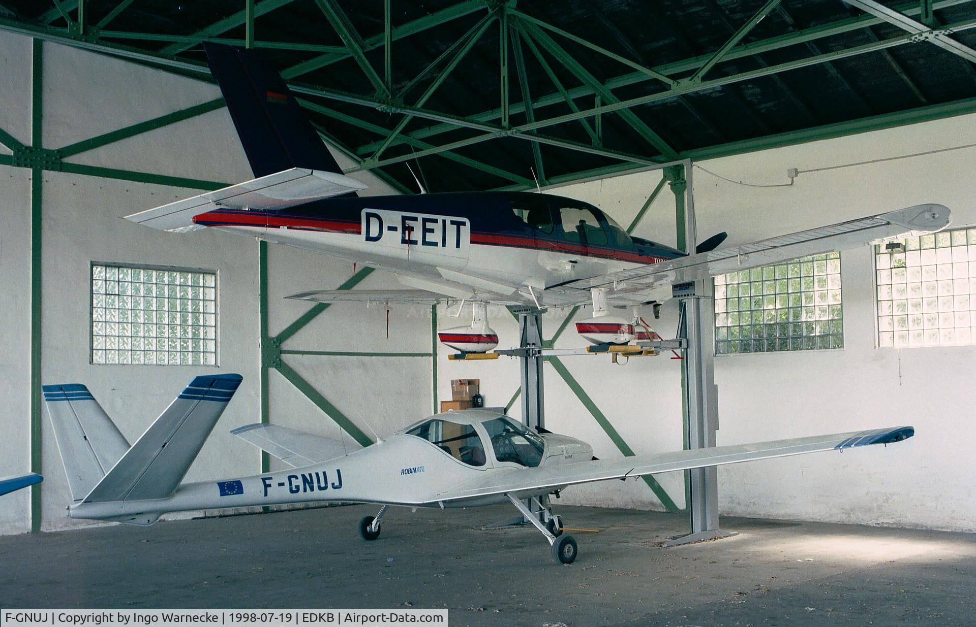 F-GNUJ, Robin ATL L C/N 22, Robin ATL using scarce hangar space in an optimized way at Bonn-Hangelar airfield
