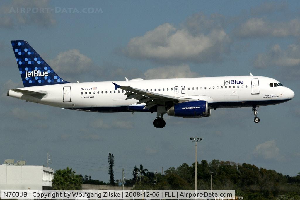 N703JB, 2008 Airbus A320-232 C/N 3381, visitor