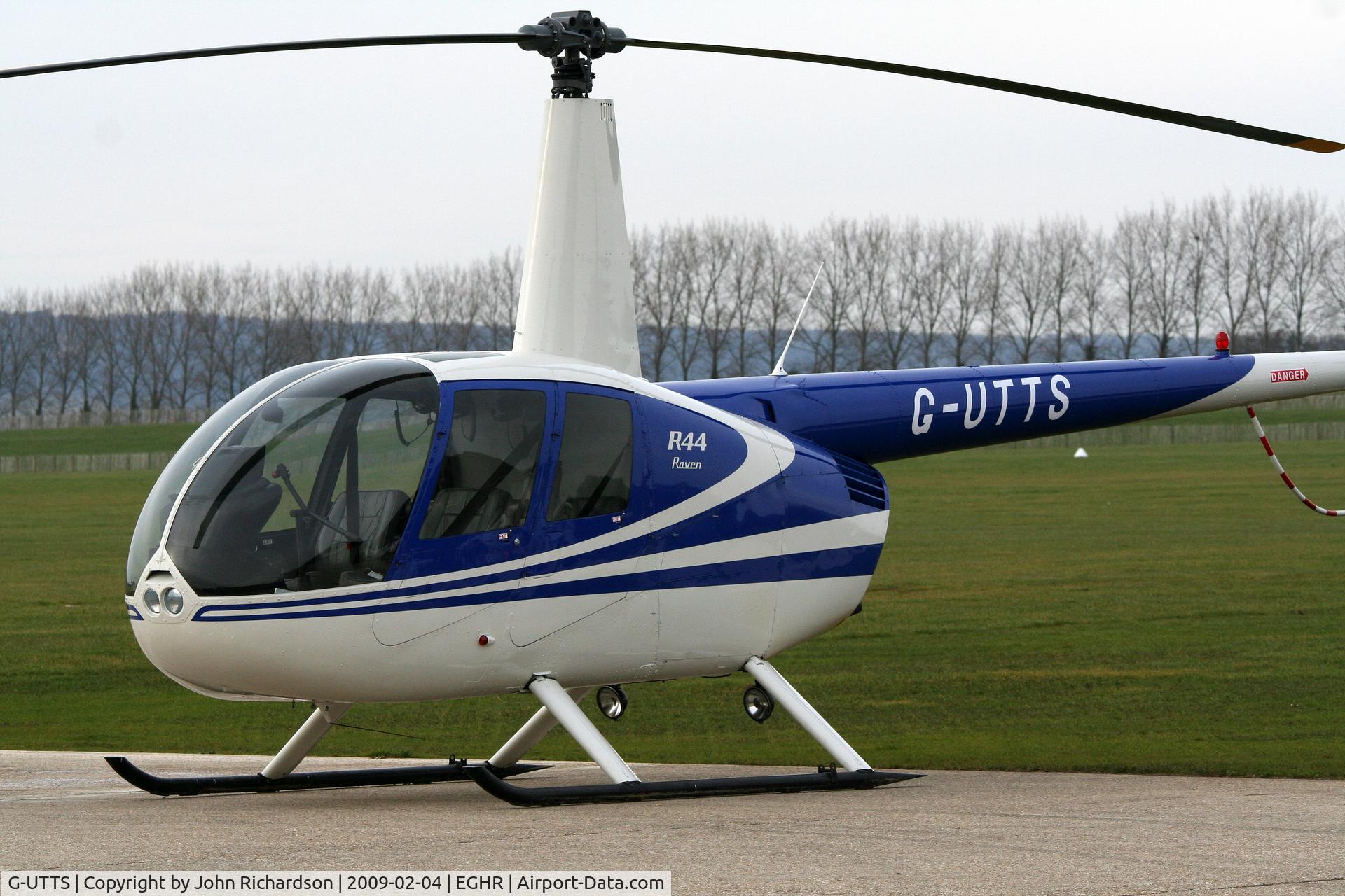 G-UTTS, 2000 Robinson R44 C/N 0865, At Goodwood