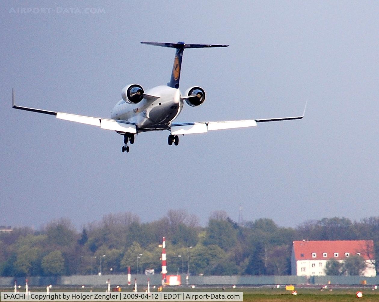 D-ACHI, 2000 Canadair CRJ-200LR (CL-600-2B19) C/N 7464, Only seconds ´till touch down