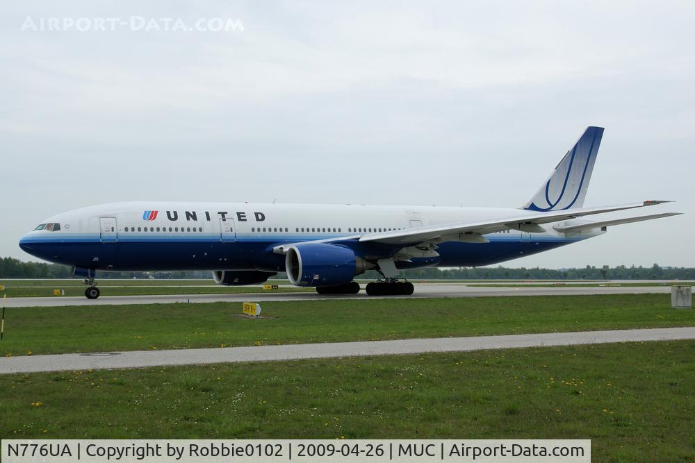 N776UA, 1996 Boeing 777-222 C/N 26937, Picture taken at N1