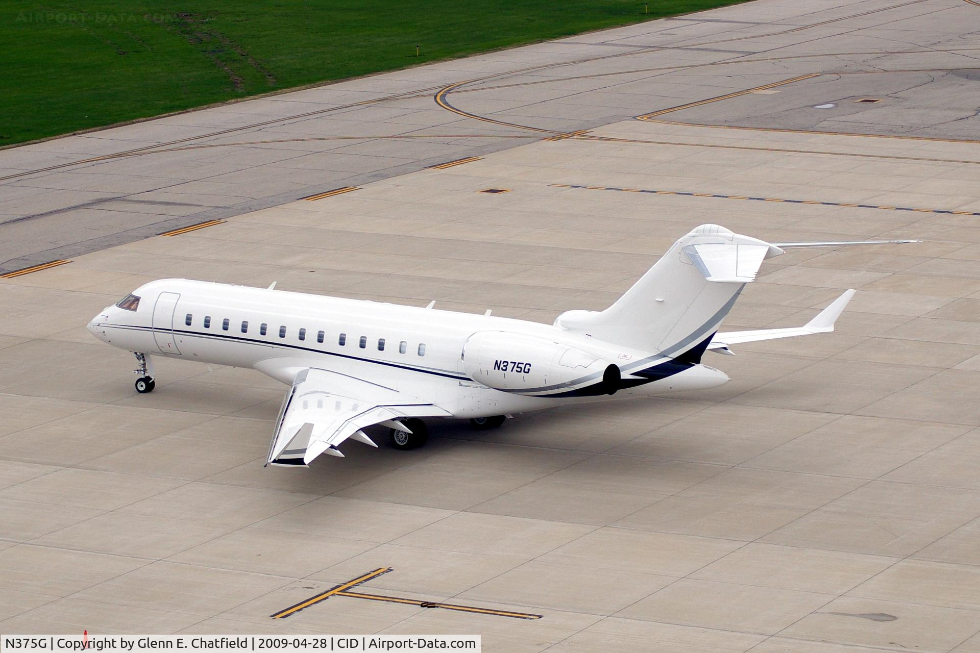 N375G, 2007 Bombardier BD-700-1A10 Global Express C/N 9242, Taxiing to Ruway 13 for departure