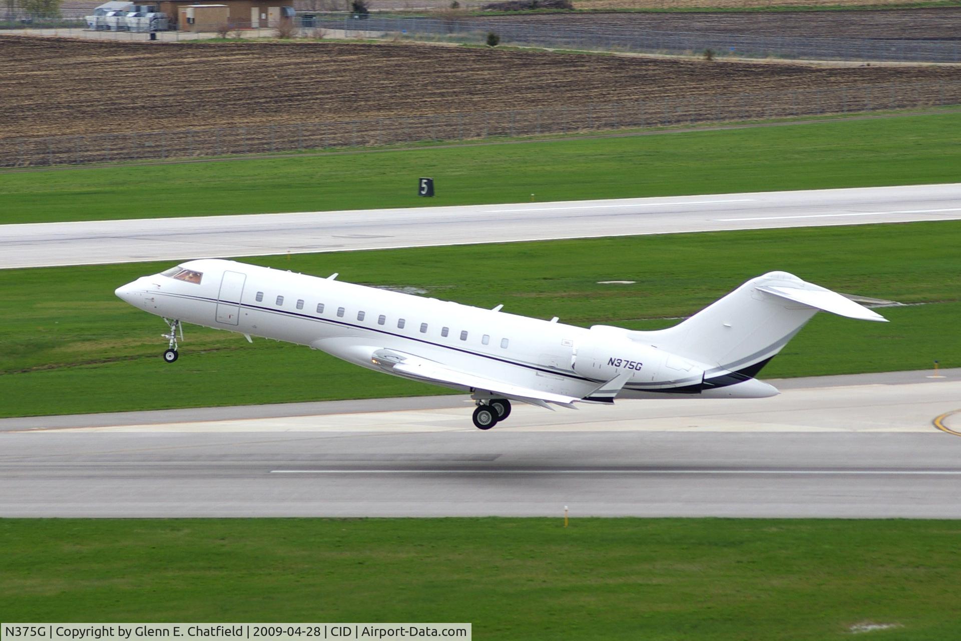 N375G, 2007 Bombardier BD-700-1A10 Global Express C/N 9242, Departing Runway 13