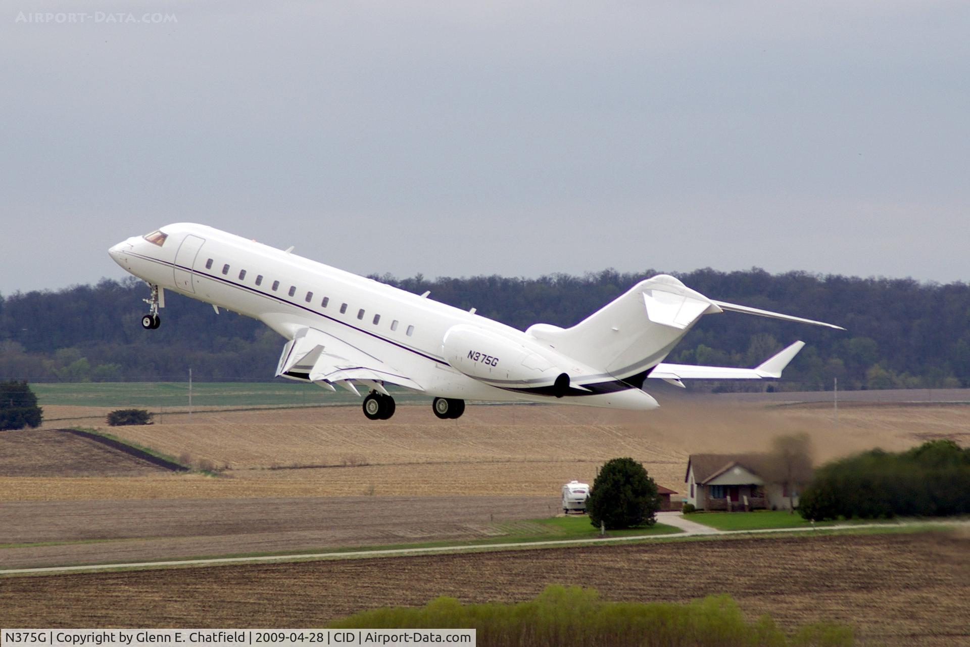 N375G, 2007 Bombardier BD-700-1A10 Global Express C/N 9242, Departing Runway 13