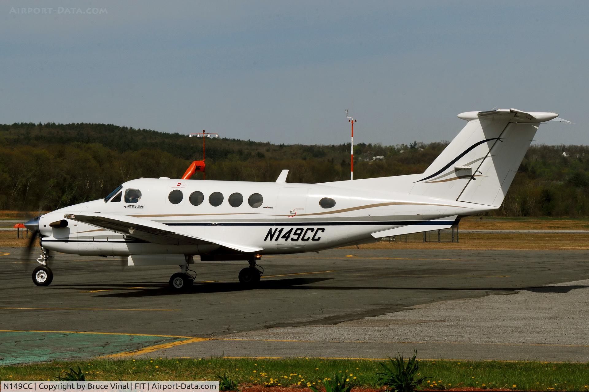 N149CC, 1988 Beech 300 C/N FA-145, Fitchburg Mun. Airport