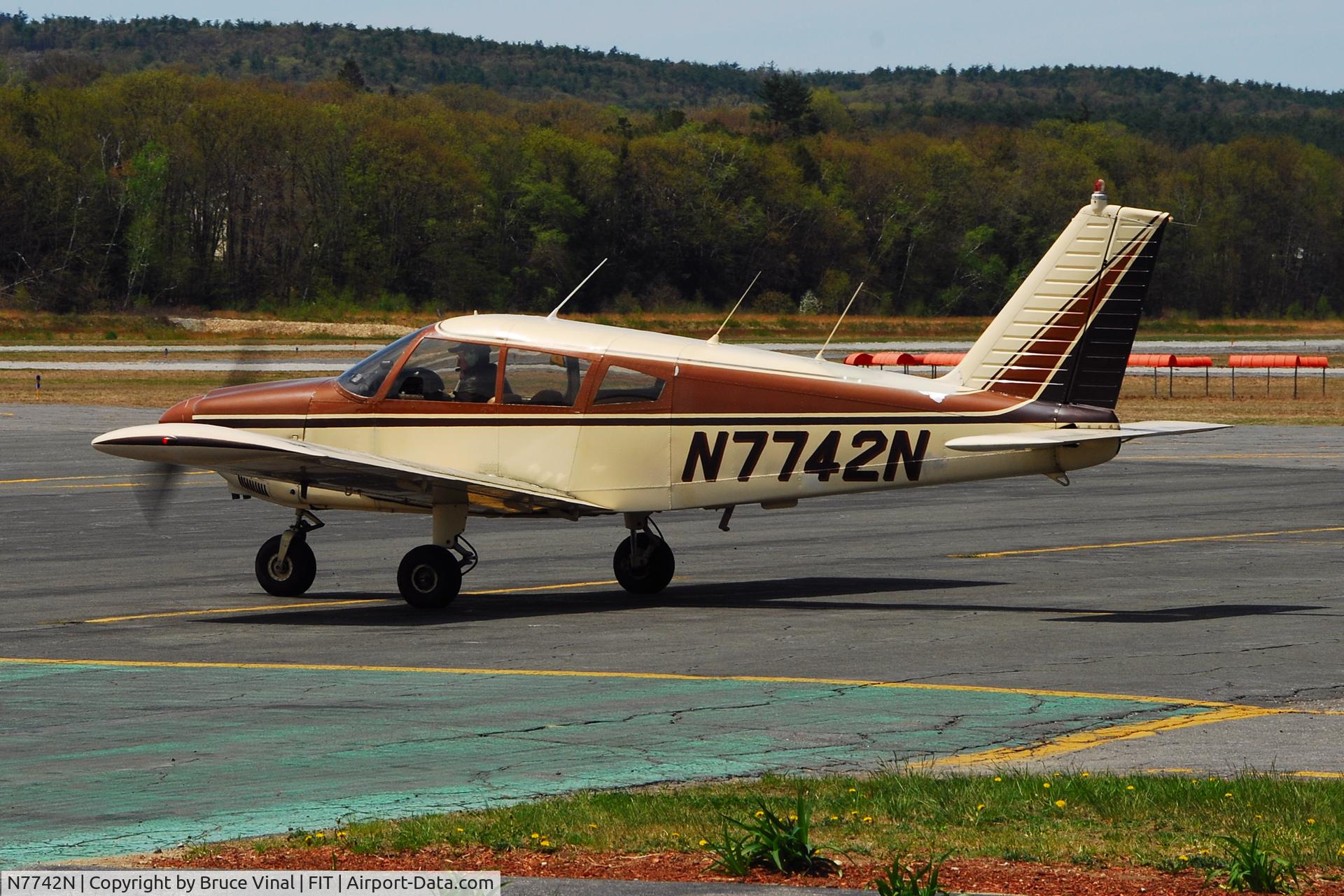N7742N, Piper PA-28-180 C/N 28-5188, Fitchburg Mun. Airport