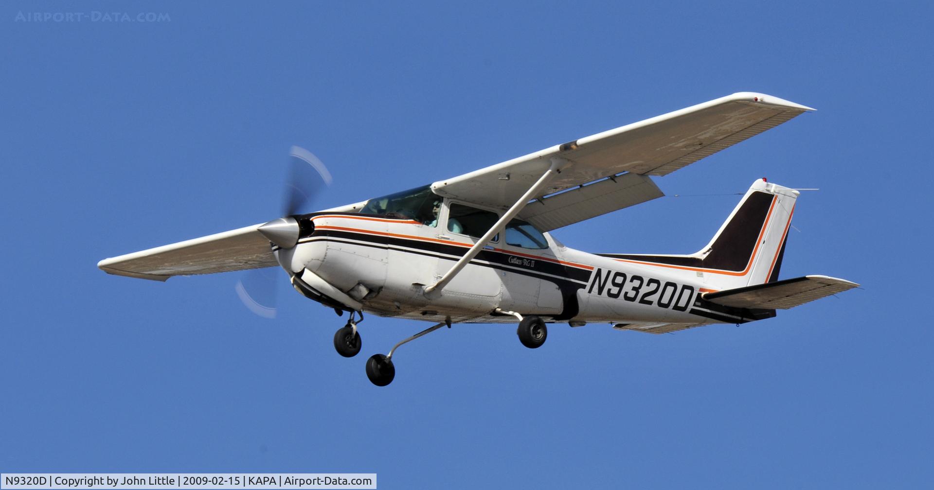 N9320D, 1982 Cessna 172RG Cutlass RG C/N 172RG1119, Touch and Go on 17L